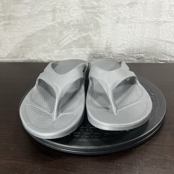 Oofos OOriginal Flip Flops Mens Size 9 Gray Slip On Comfort Recovery Sandals - Picture 2 of 8